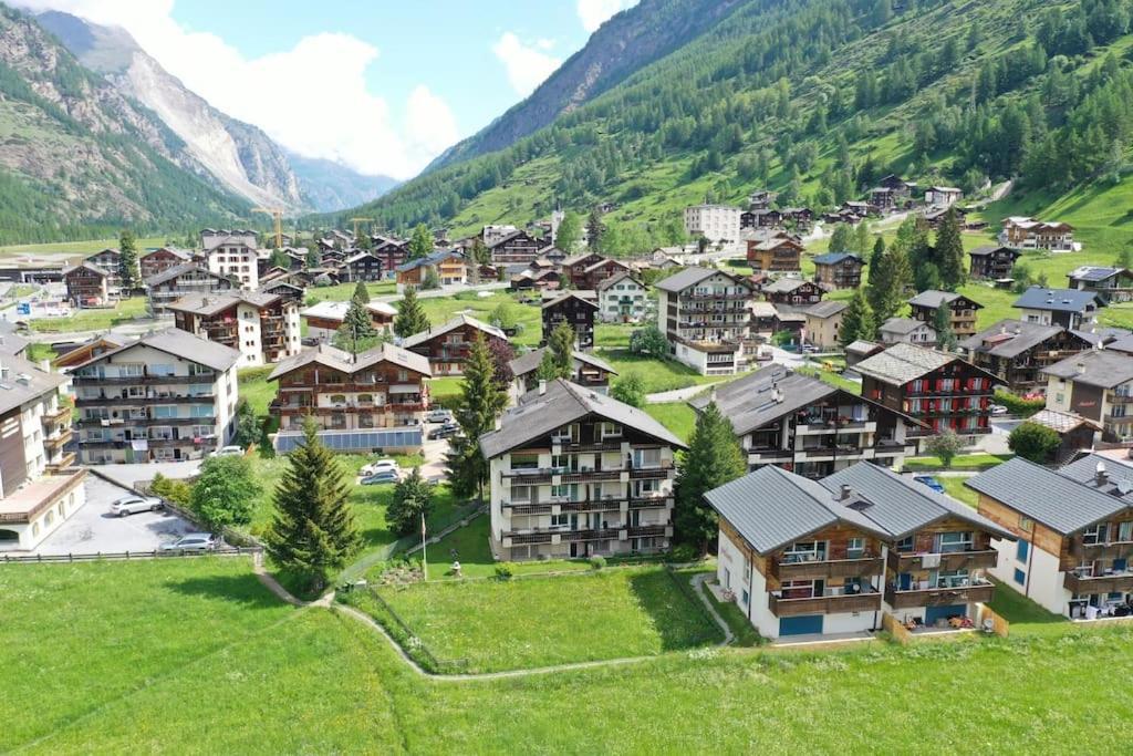 Apartamento Relaxing Loft Haven Near Zermatt - Parking Free Täsch Exterior foto