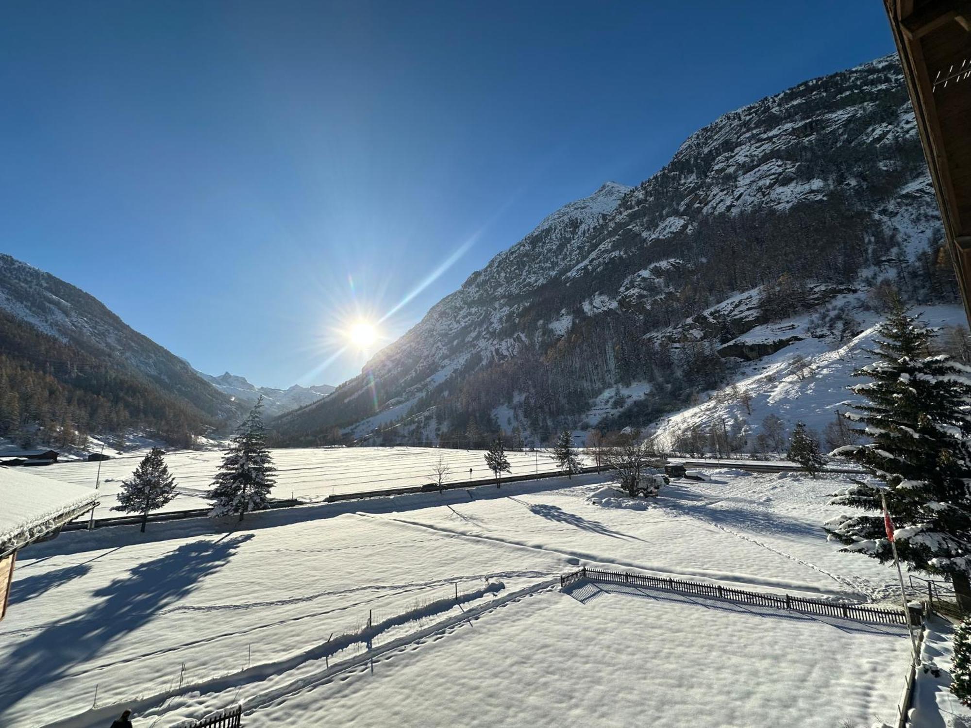 Apartamento Relaxing Loft Haven Near Zermatt - Parking Free Täsch Exterior foto
